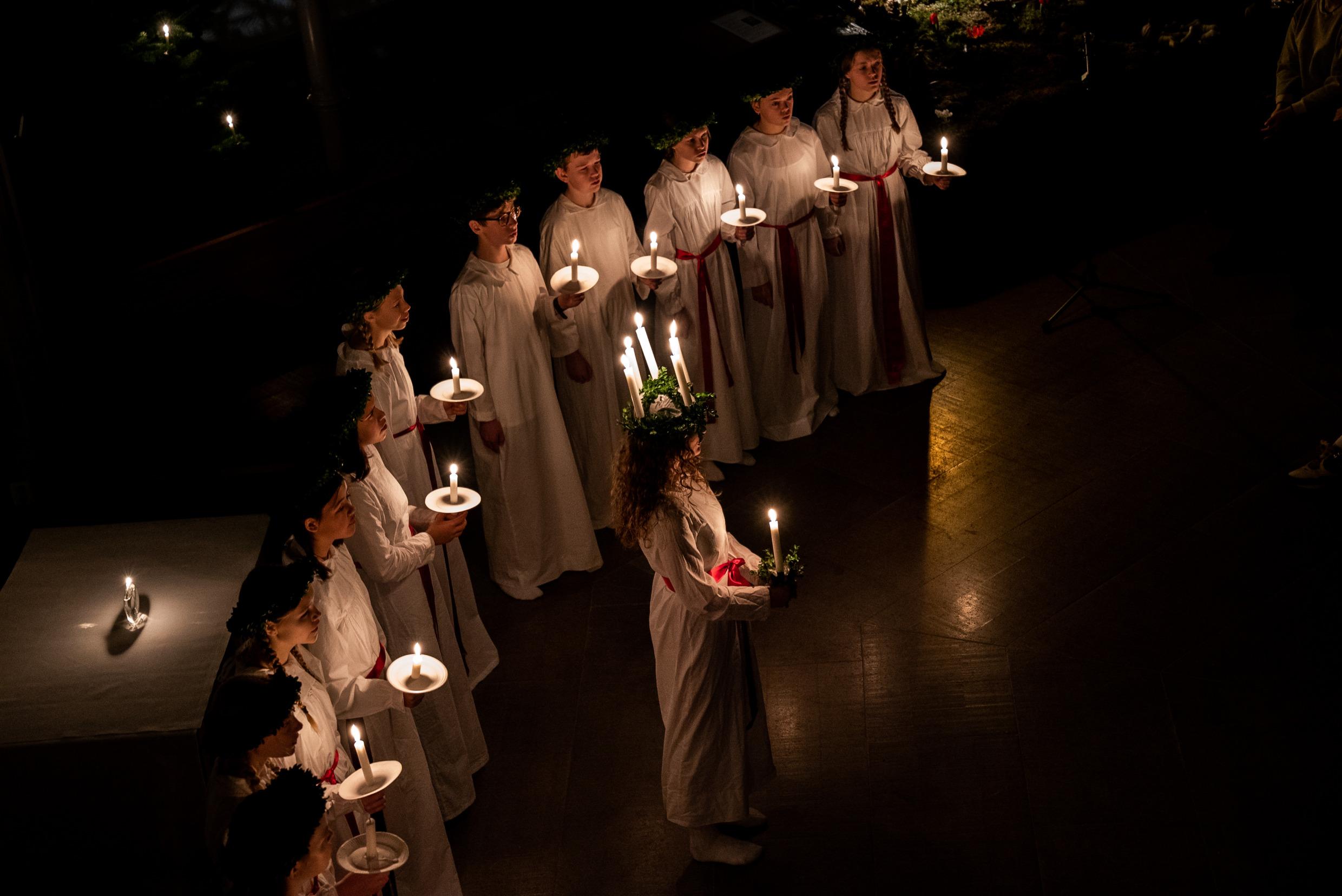 процессия во время праздника Святой Люсии